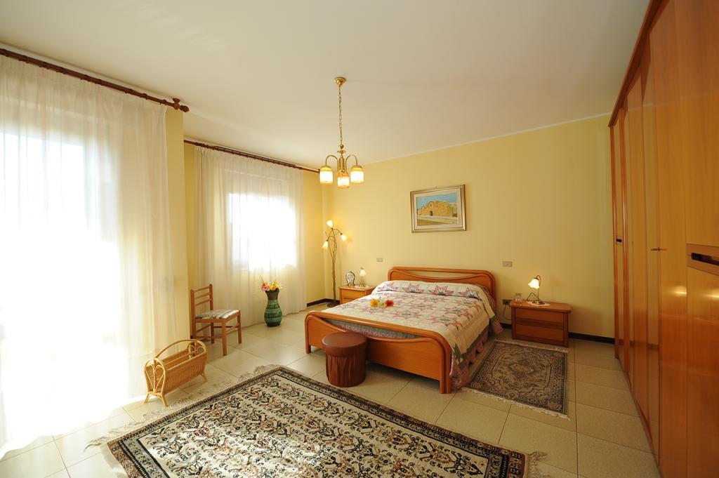 B&B Su Fassoi Santa Giusta Cameră foto